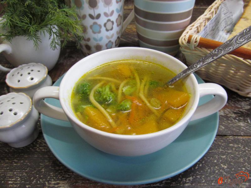 Фото приготовление рецепта: Суп из брокколи с гречневой лапшой шаг №9