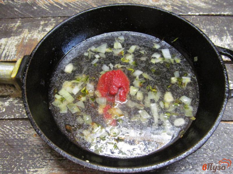 Фото приготовление рецепта: Фрикадельки с брокколи в томатном соусе шаг №3
