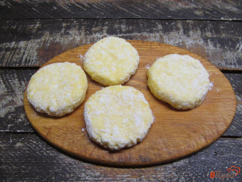 Фото приготовление рецепта: Сырники на рисовой муке шаг №6