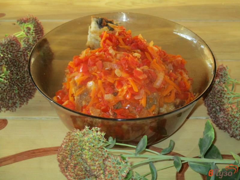Фото приготовление рецепта: Жареный карп под овощным соусом шаг №8