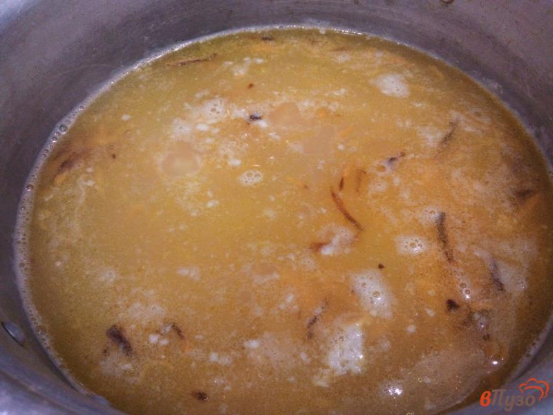 Фото приготовление рецепта: Пшенный суп с килькой и овощами шаг №5
