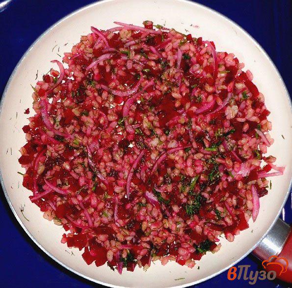 Фото приготовление рецепта: Тёплый перловый салат с овощами «Розовый жемчуг» шаг №5