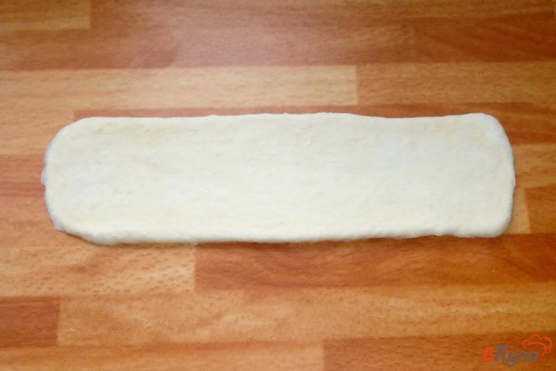 Фото приготовление рецепта: Пирог с сыром «Цветы» шаг №9