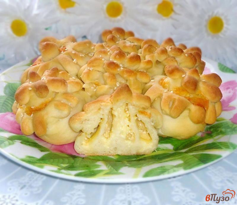 Фото приготовление рецепта: Пирог с сыром «Цветы» шаг №15