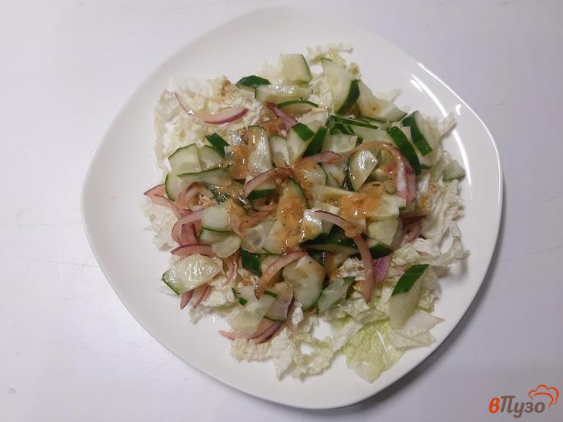 Фото приготовление рецепта: Салат из пекинской капусты с фетой по-азиатски шаг №5
