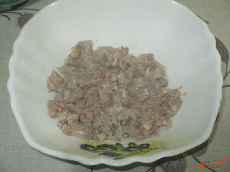Фото приготовление рецепта: Суп с куриными фрикадельками и каперсами шаг №1