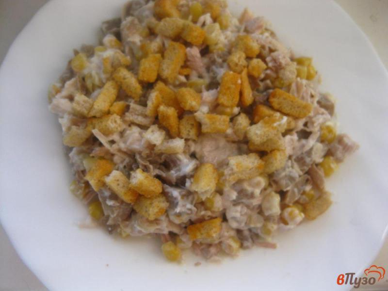 Фото приготовление рецепта: Салат с грибами и куриной грудкой шаг №4