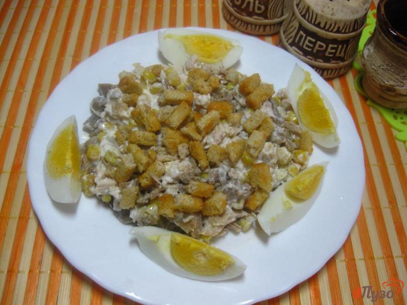 Фото приготовление рецепта: Салат с грибами и куриной грудкой шаг №5
