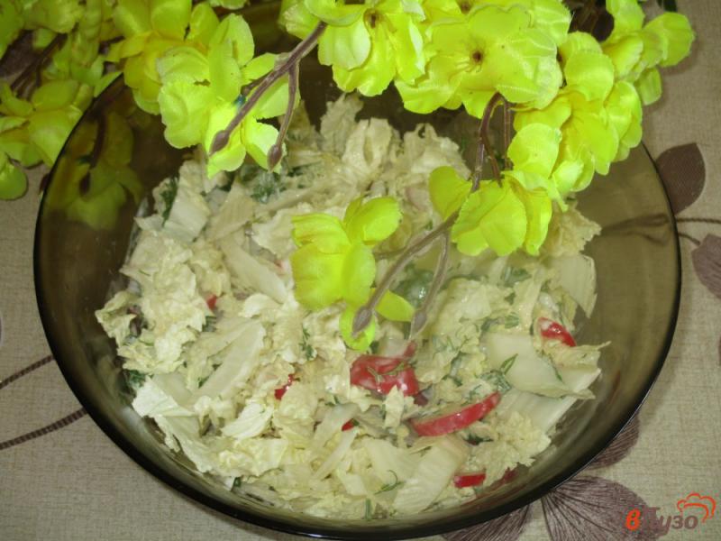 Фото приготовление рецепта: Овощной салат с редисом и кинзой шаг №4