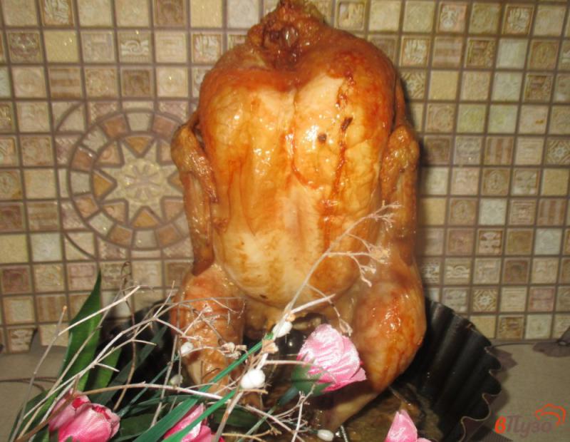 Фото приготовление рецепта: Курица запеченная в духовке на подставке шаг №5