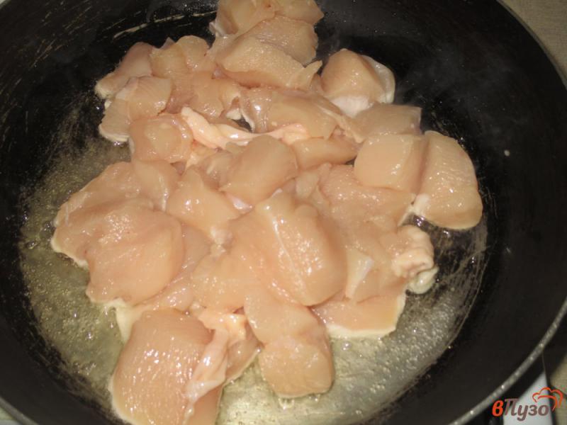 Фото приготовление рецепта: Фунчоза с куриной грудкой и овощами шаг №1