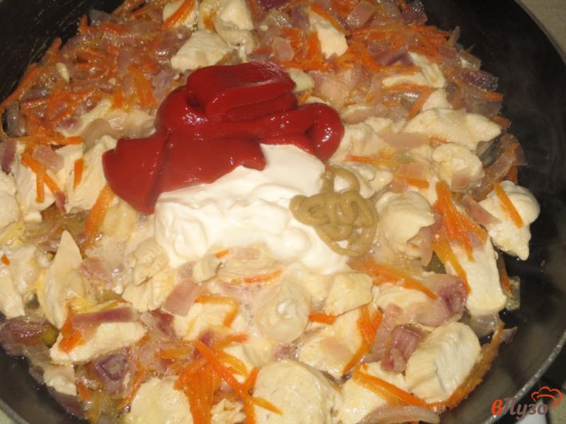 Фото приготовление рецепта: Фунчоза с куриной грудкой и овощами шаг №3