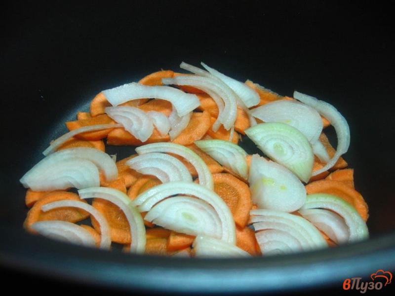 Фото приготовление рецепта: Путассу с морковью и луком в мультиварке шаг №4