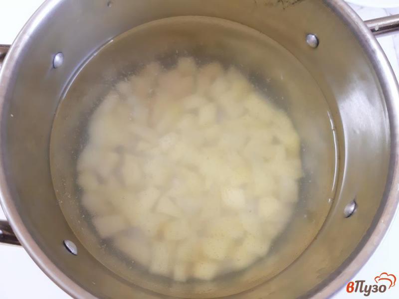 Фото приготовление рецепта: Суп из нежареной гречки с фрикадельками шаг №2