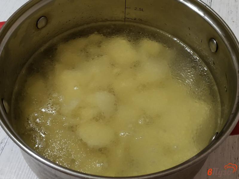 Фото приготовление рецепта: Суп куриный с пшеном шаг №2
