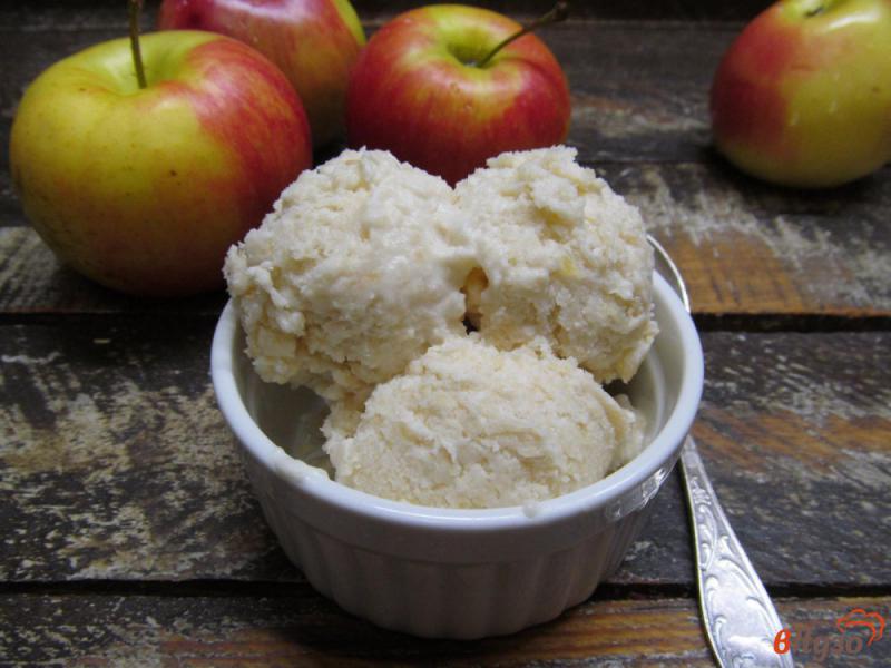 Фото приготовление рецепта: Мороженое на сливках с печеными яблоками шаг №10
