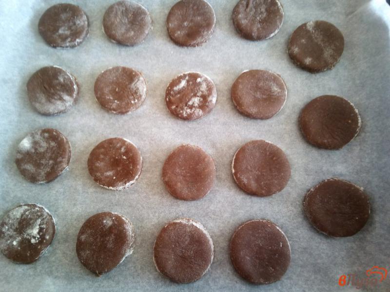 Фото приготовление рецепта: Пряники шоколадные шаг №6