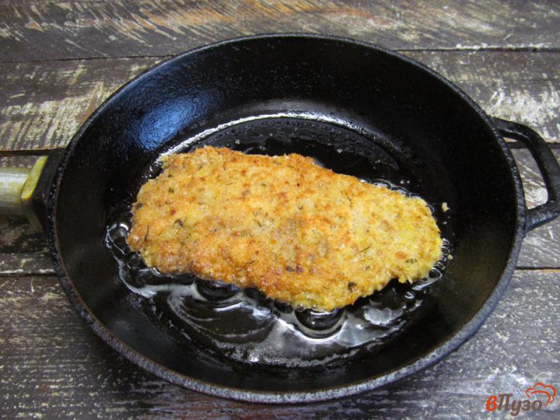 Фото приготовление рецепта: Куриный шницель с карри из цветной капусты шаг №9