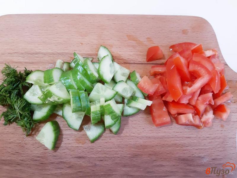 Фото приготовление рецепта: Микс салат с тунцом шаг №3