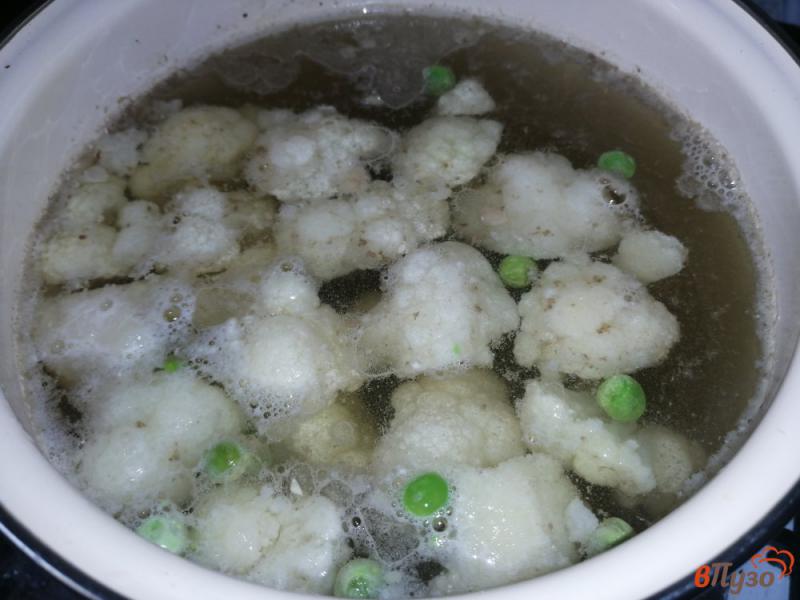 Фото приготовление рецепта: Суп овощной на говяжьем бульоне шаг №4