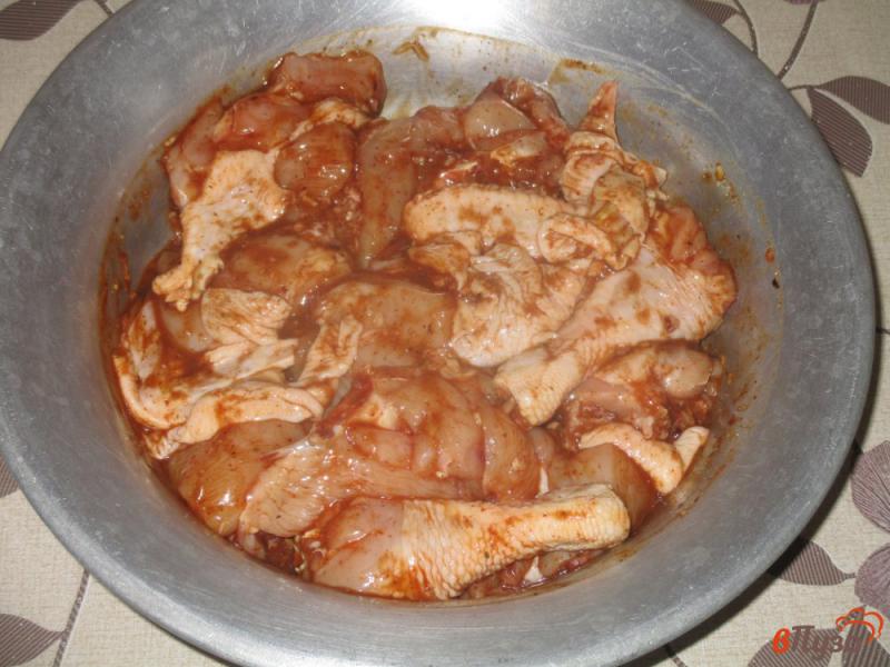 Фото приготовление рецепта: Курица запеченная на решетке в духовке шаг №4