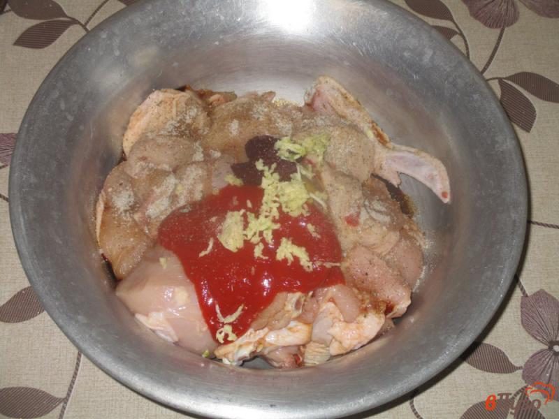 Фото приготовление рецепта: Курица запеченная на решетке в духовке шаг №3