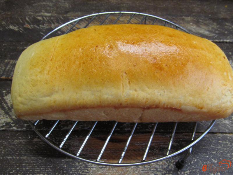 Фото приготовление рецепта: Белый хлеб с жареным чесноком и кориандром шаг №11