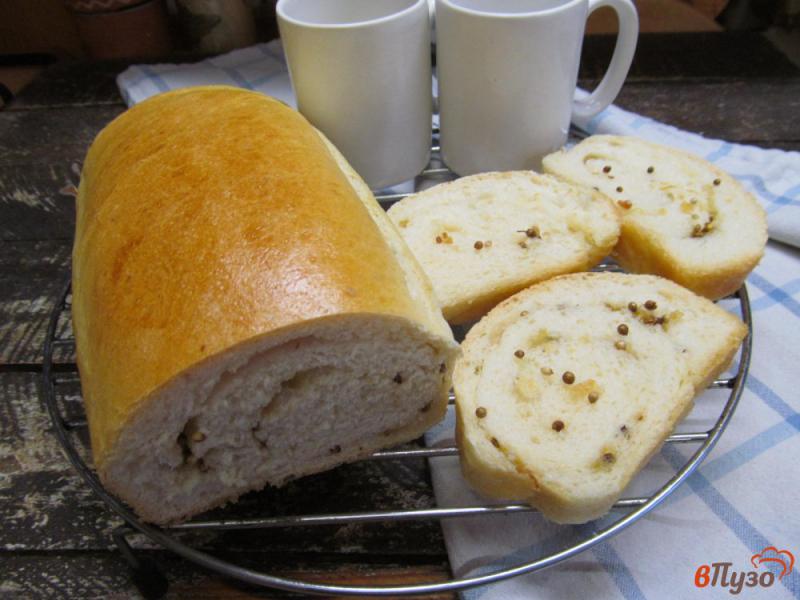 Фото приготовление рецепта: Белый хлеб с жареным чесноком и кориандром шаг №12