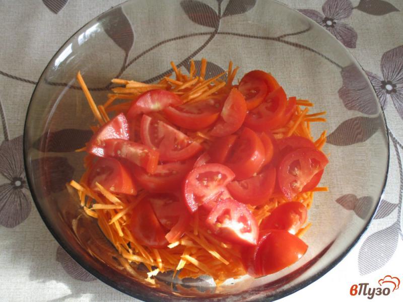 Фото приготовление рецепта: Морковь по-корейски с помидорами и цветной капустой шаг №4