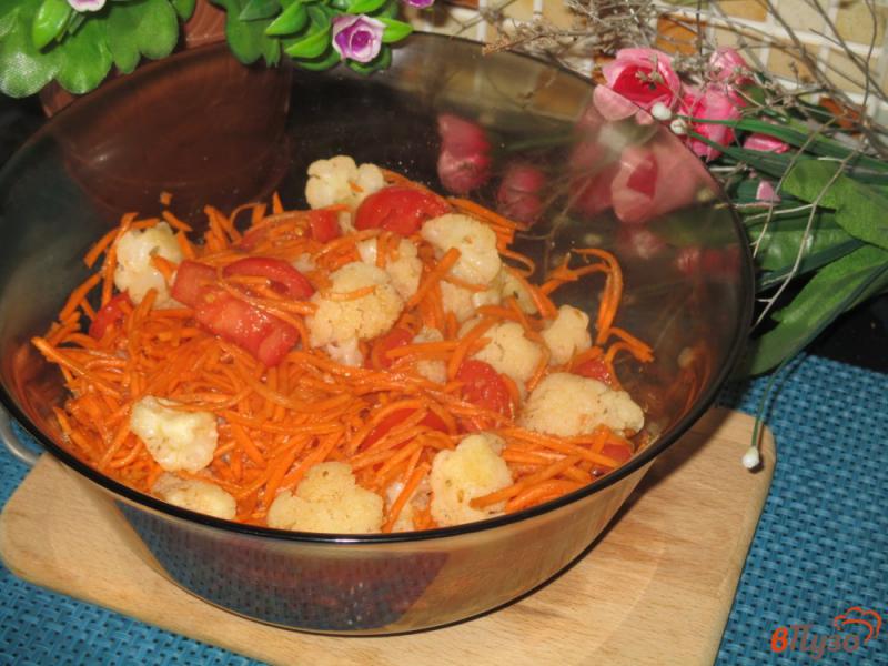 Фото приготовление рецепта: Морковь по-корейски с помидорами и цветной капустой шаг №8