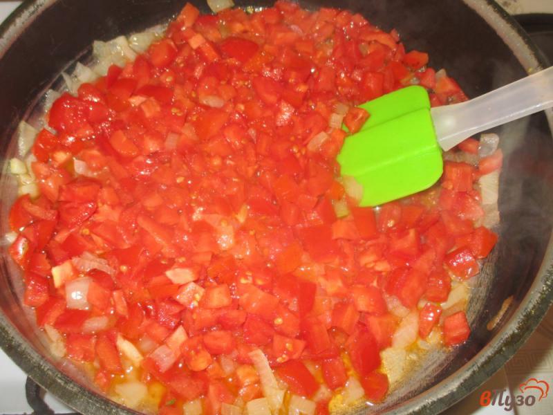 Фото приготовление рецепта: Пеленгас томленный на помидорной подушке шаг №1
