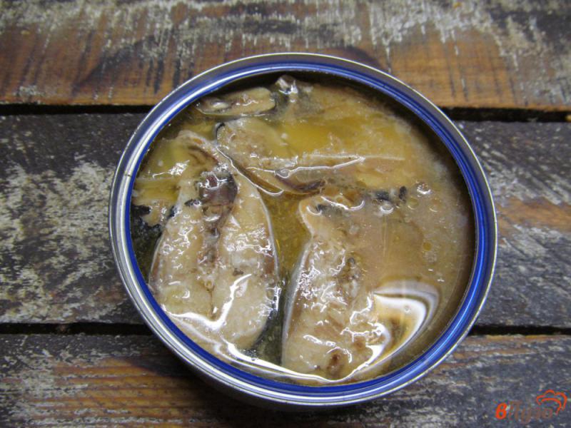 Фото приготовление рецепта: Свекольные оладьи с перловкой и сардинами шаг №8