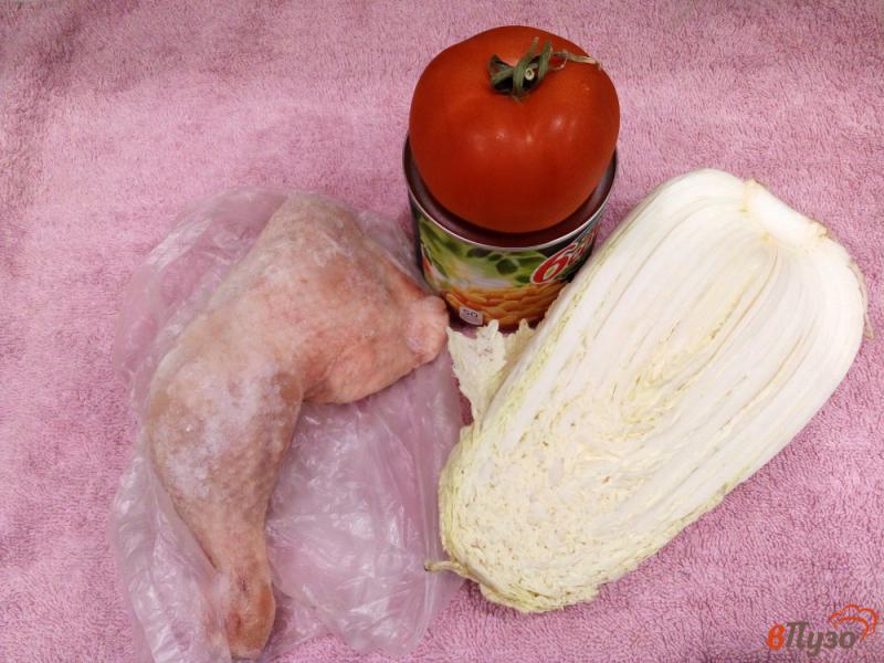 Фото приготовление рецепта: Овощной салат с куриным окорочком шаг №1