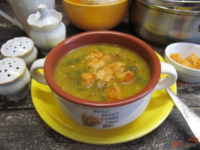 Фото приготовление рецепта: Суп пюре из цветной капусты с картофелем и сухариками шаг №7
