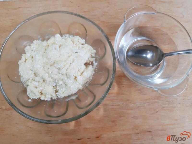 Фото приготовление рецепта: Сырные галушки с оливками шаг №5