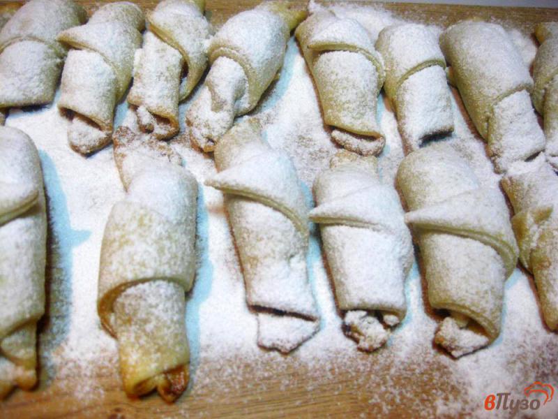 Фото приготовление рецепта: Рогалики без сахара со сгущенкой шаг №9