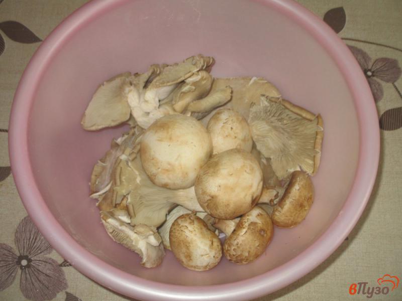 Фото приготовление рецепта: Жареное грибное ассорти шаг №2