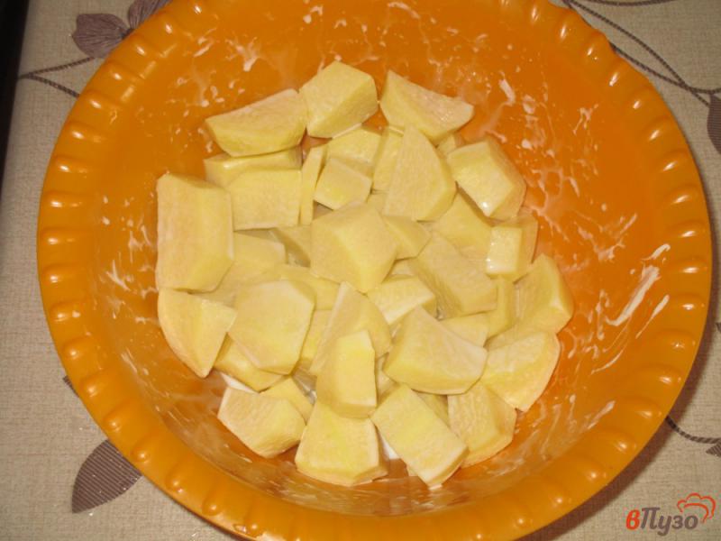 Фото приготовление рецепта: Курица запеченная с картофелем в духовке шаг №6
