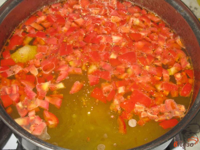 Фото приготовление рецепта: Борщ из мяса утки с помидорами шаг №2
