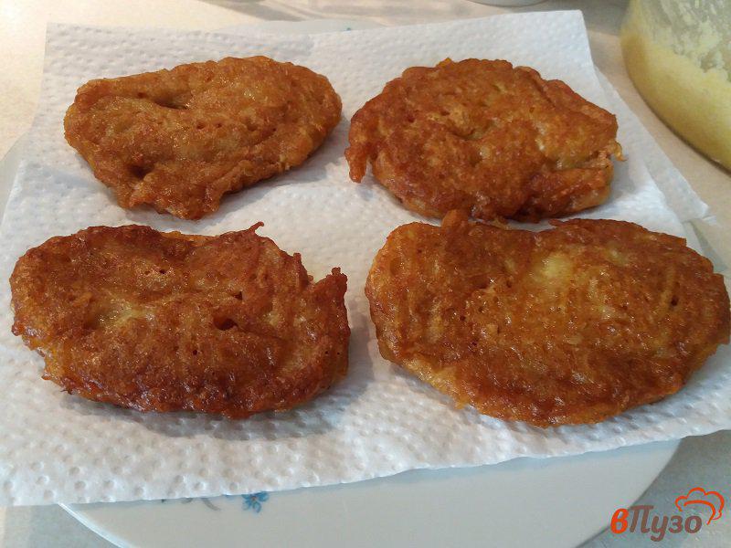 Фото приготовление рецепта: Драники картофельные с копченым лососем шаг №9