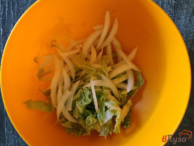Фото приготовление рецепта: Салат с кукурузой и пекинской капустой шаг №1