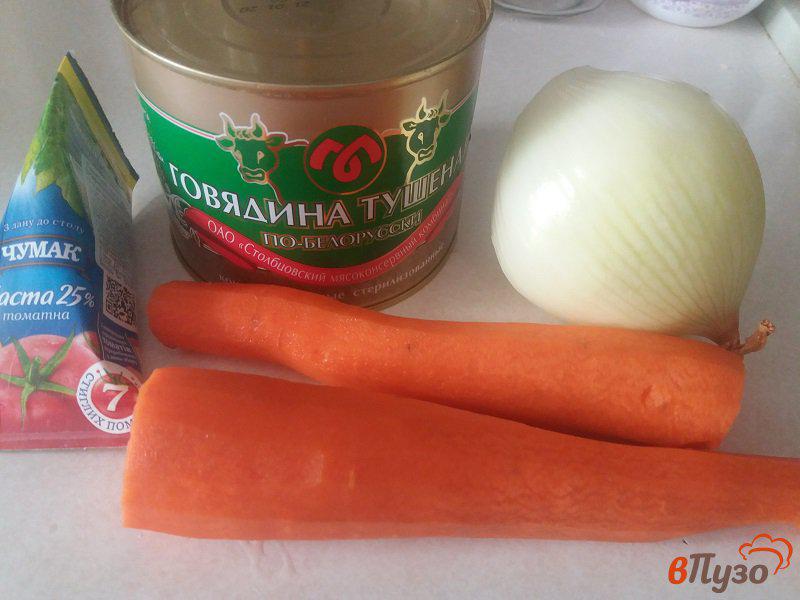Фото приготовление рецепта: Мясной соус из говяжьей тушенки к пасте шаг №1