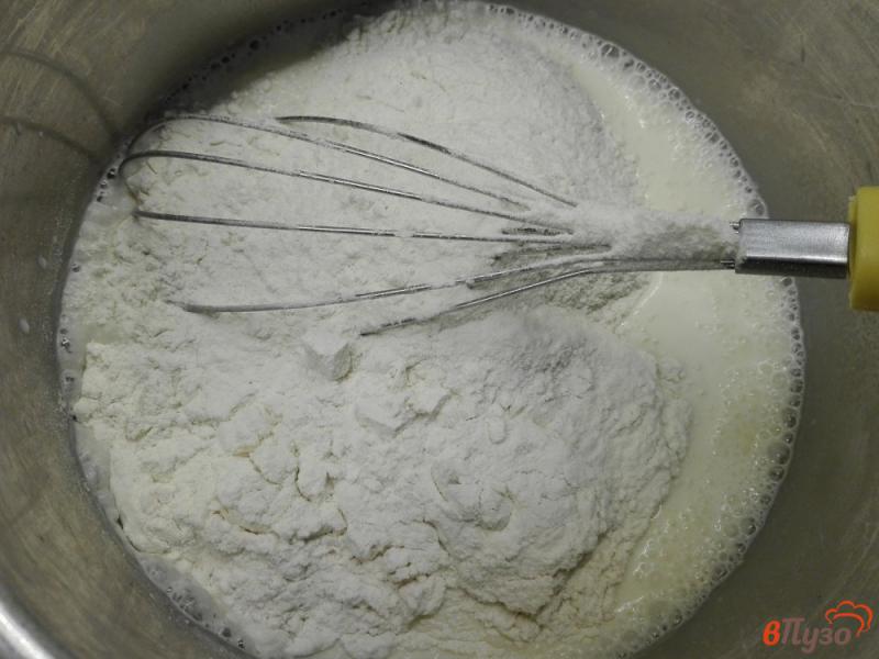 Фото приготовление рецепта: Молочные блинчики с мороженым шаг №3