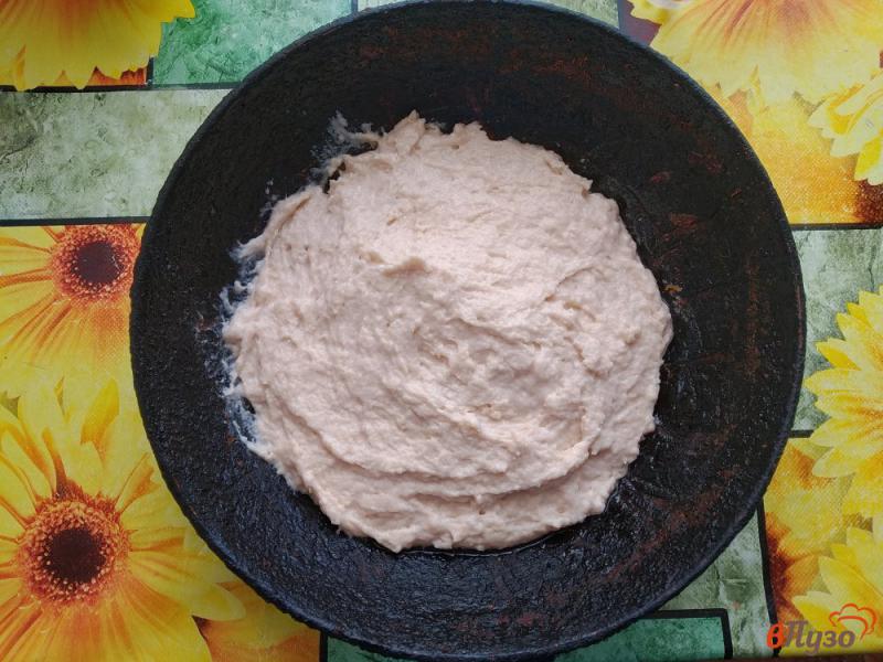 Фото приготовление рецепта: Пирог на йогурте шаг №5