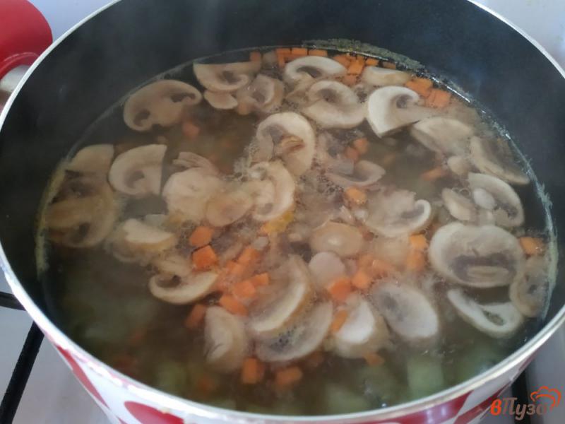 Фото приготовление рецепта: Постный грибной суп шаг №4