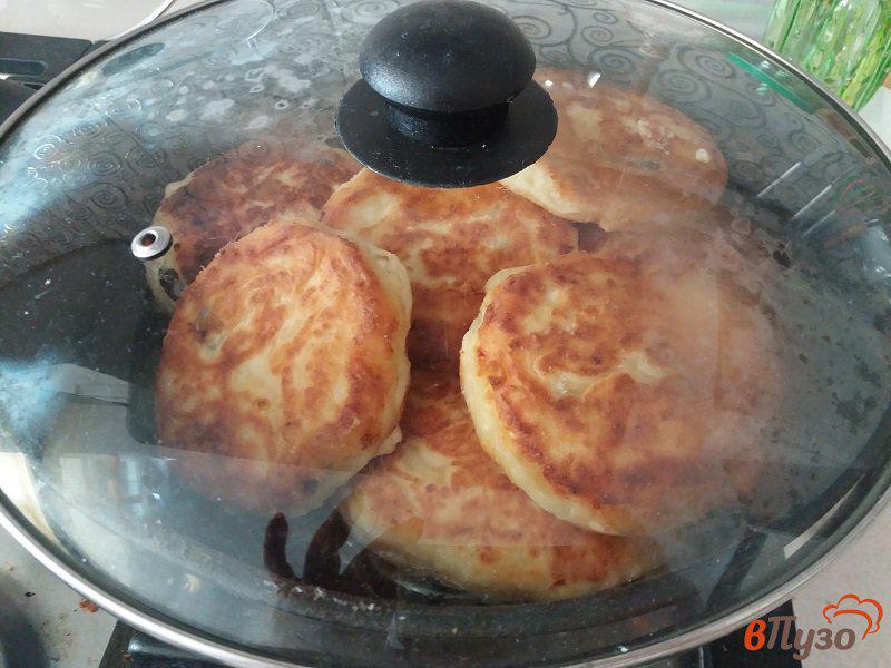 Фото приготовление рецепта: Сырники с изюмом от Савушикина шаг №13