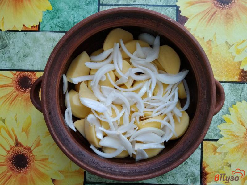 Фото приготовление рецепта: Картофель с овощами в горшочке шаг №6