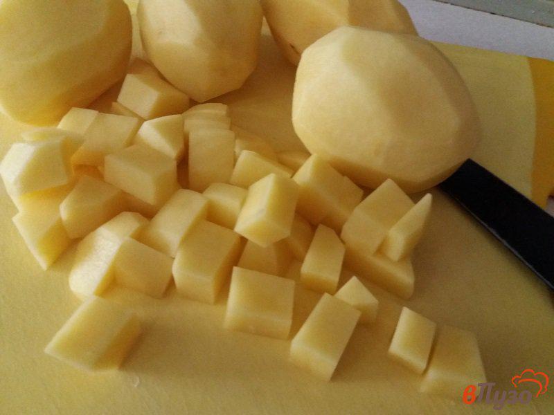 Фото приготовление рецепта: Тушёный картофель в мультиварке шаг №1