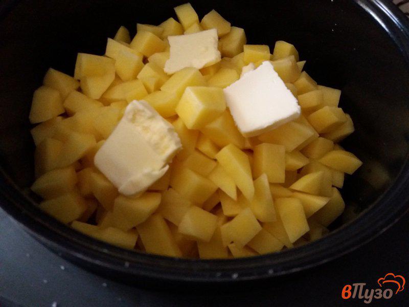 Фото приготовление рецепта: Тушёный картофель в мультиварке шаг №4