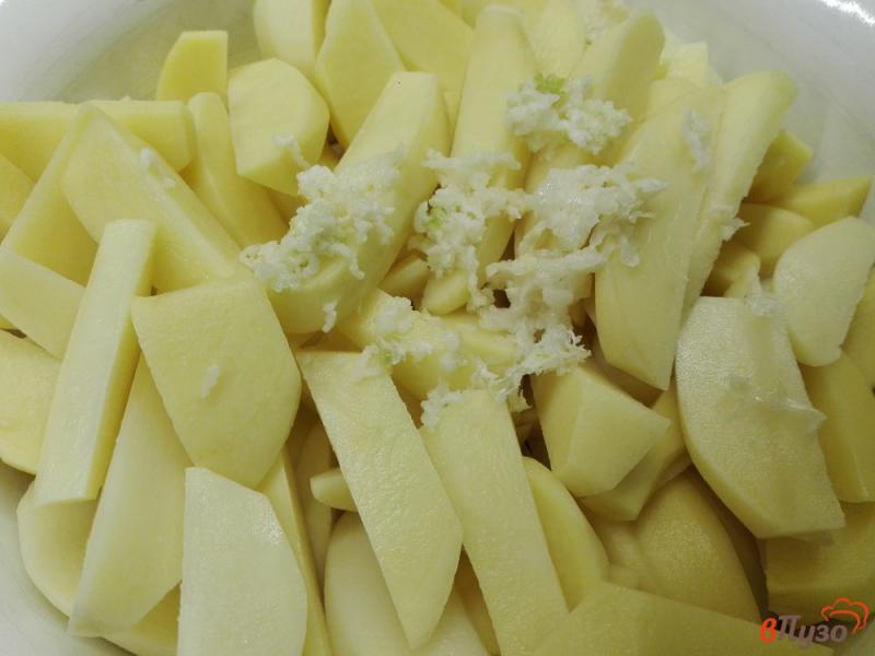 Фото приготовление рецепта: Картофель запеченный с кунжутом и мускатным орехом шаг №2
